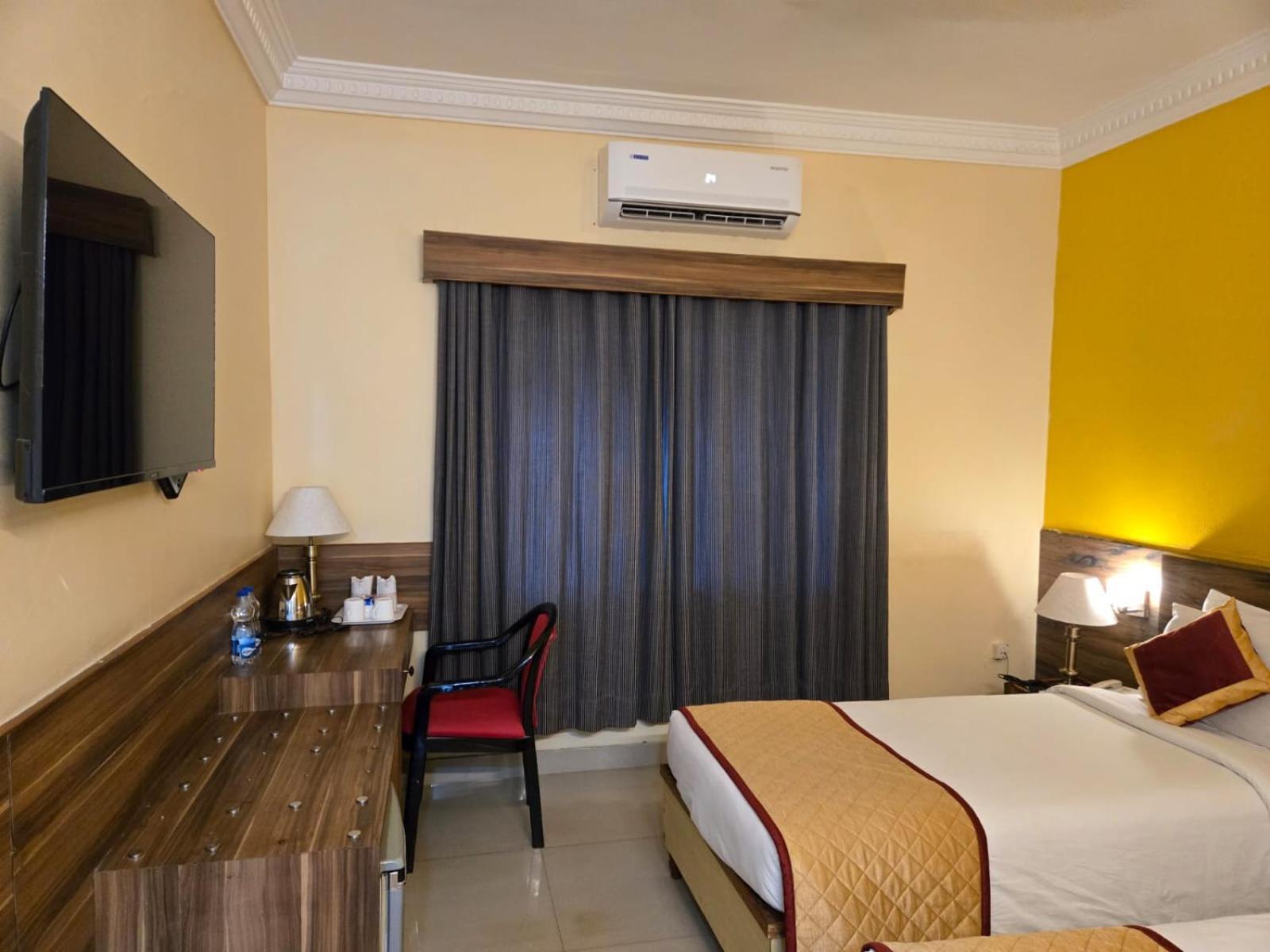 Hotel Badami Court Exterior foto