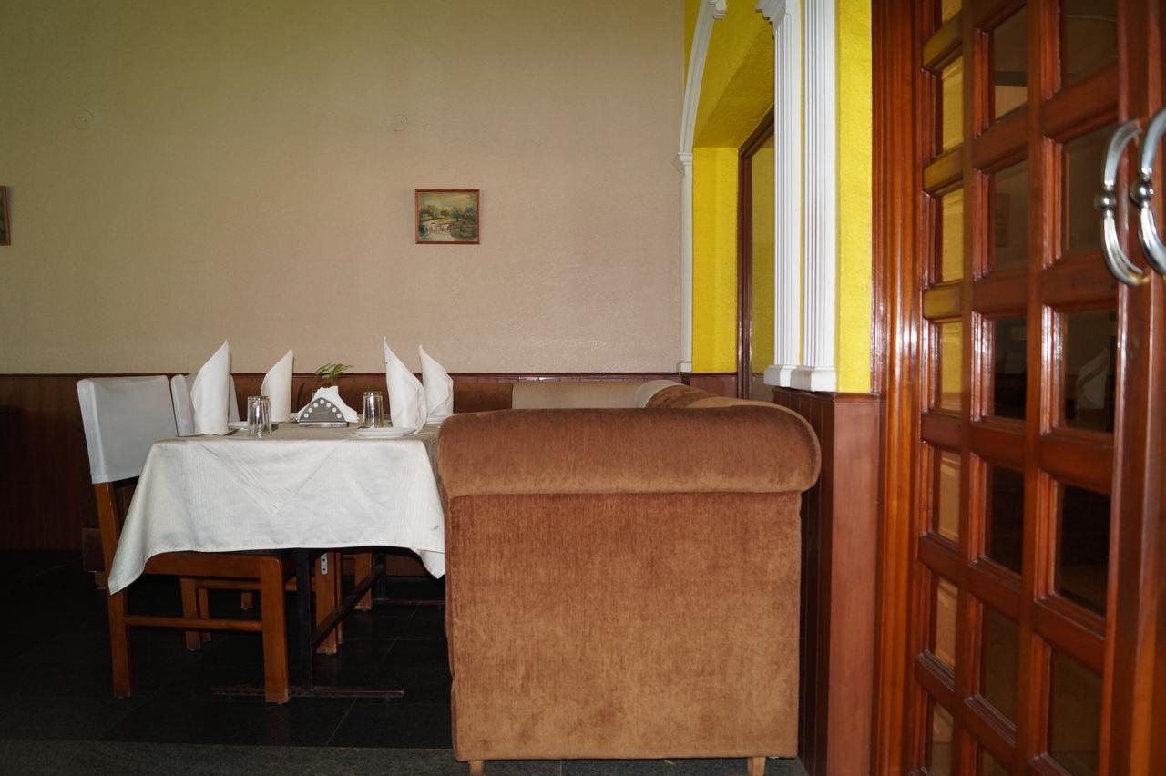Hotel Badami Court Exterior foto